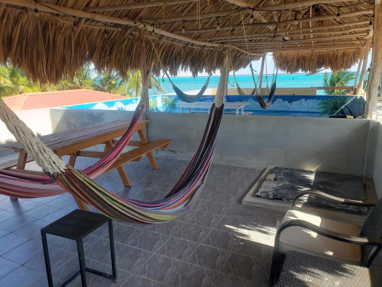 Beach Club Condos At Popeyes Caye Caulker Exterior photo